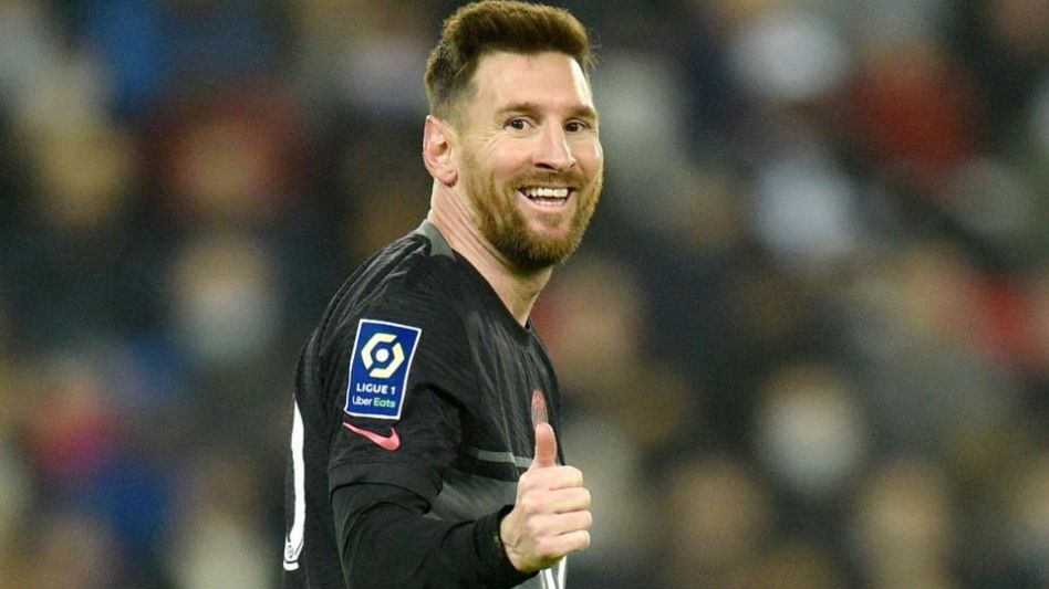 Atrás de Messi