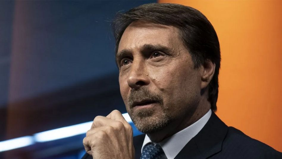 "Le queda grande la presidencia"
