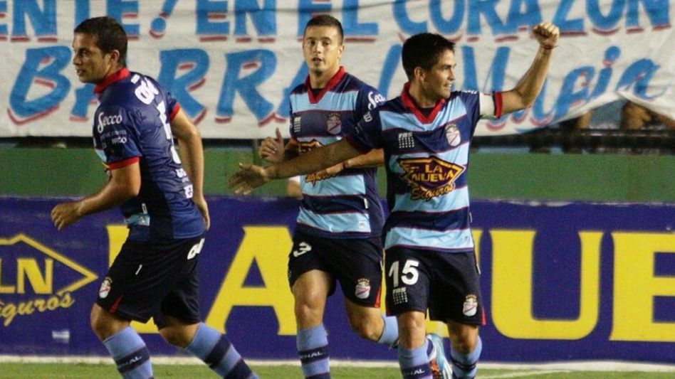 Uno por izquierda