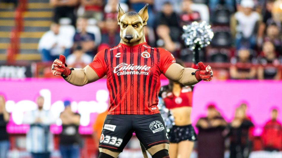 Tachá la del muñeco maldito