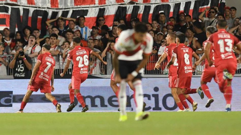 Avanza por izquierda