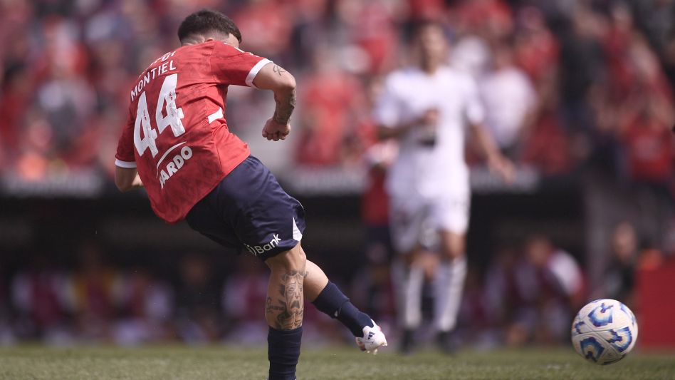 Montiel abrió la cuenta 