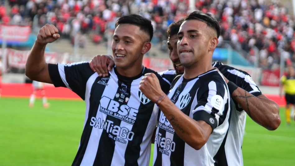 De la mano del Chino y Omar
