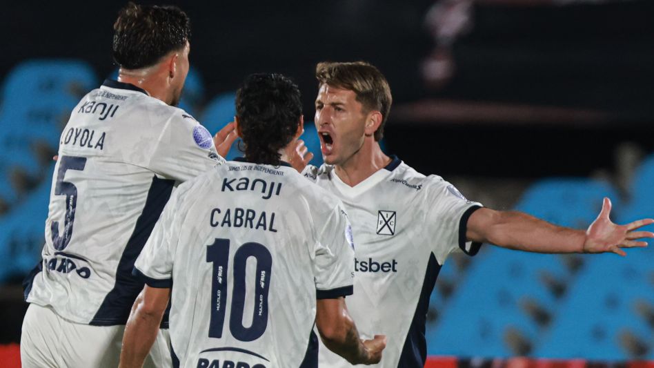 El Rey aplastó a Boston River
