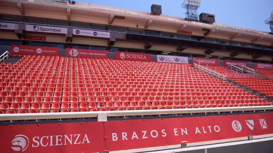 Se sacan una cruz negra