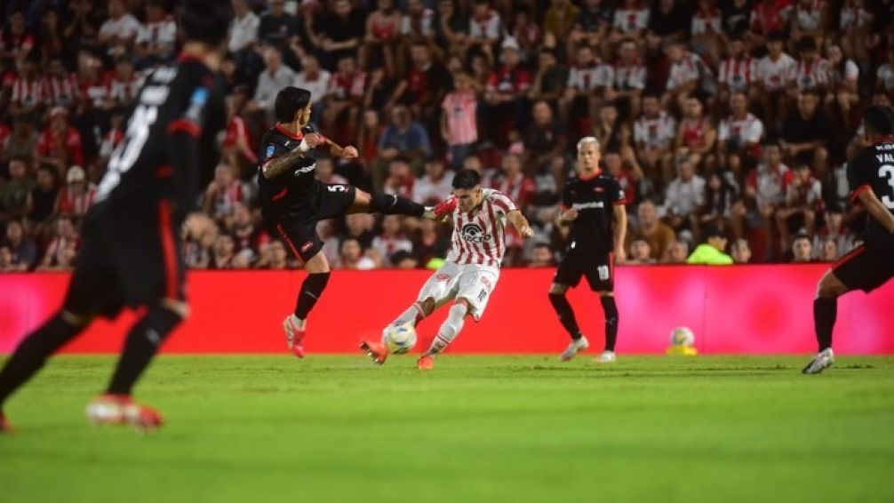 Uno x uno vs. Instituto 