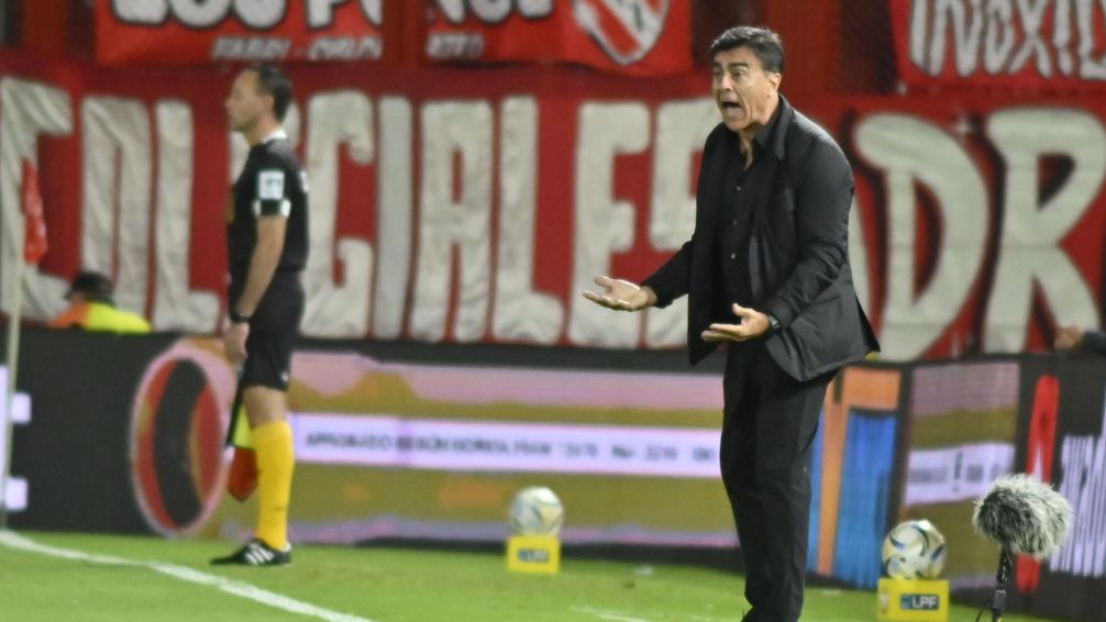 "La única manera de salir adelante es..."