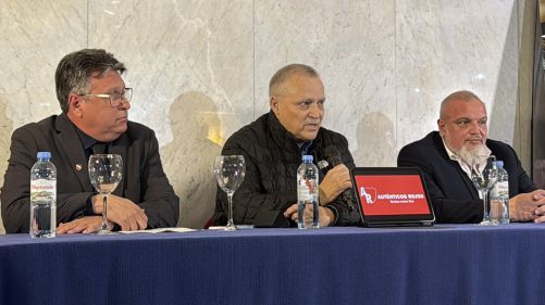 Se presentó el primero